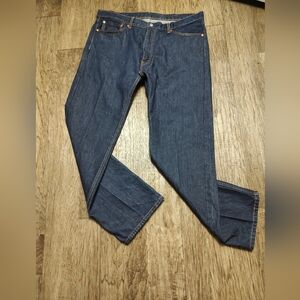 Levi Strauss & Co Men's dark wash 505 jeans Size 40-32 red tag